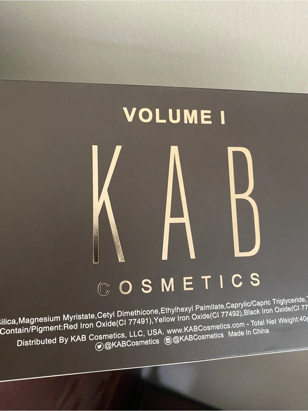KAB Cosmetics Contour Palette — Rich Brown & Gold Shades
